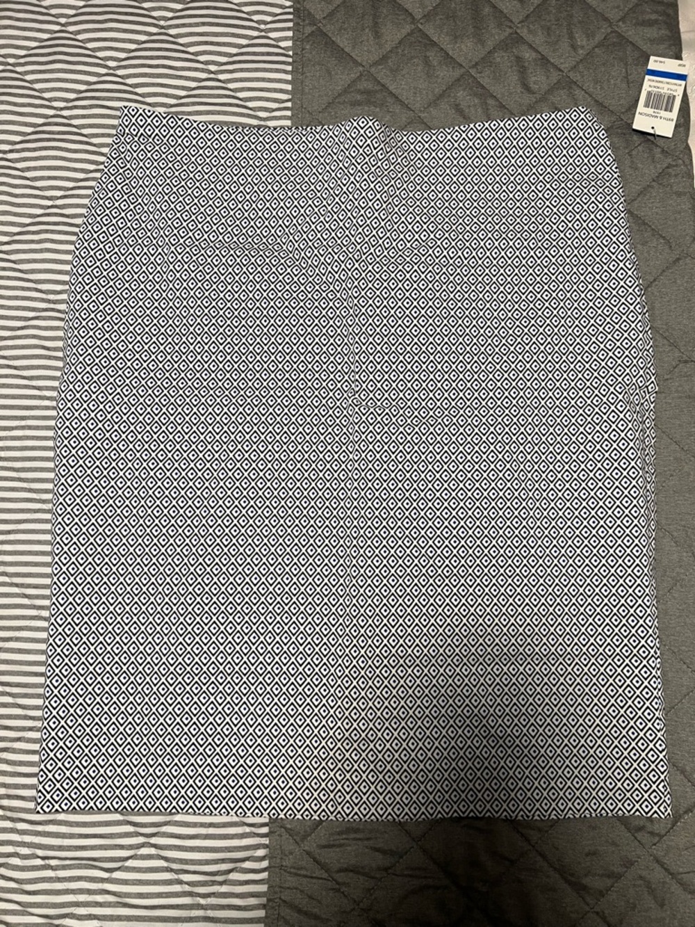 89th & Madison Black and White Geometric Pencil Skirt